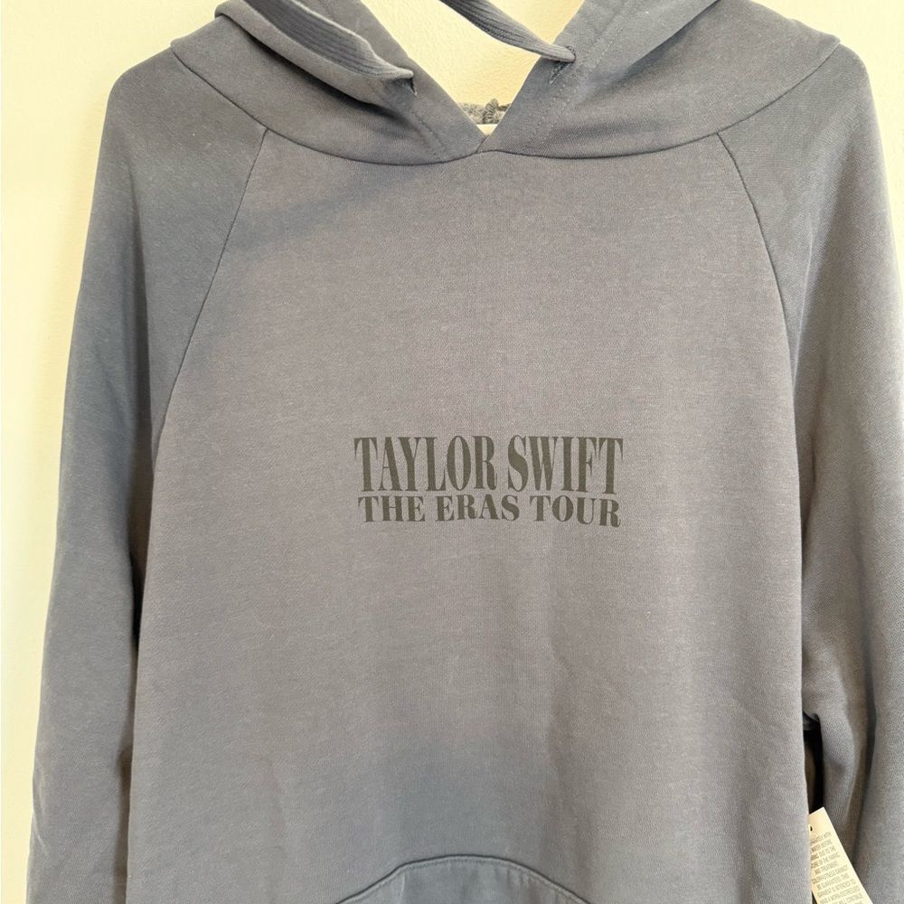 Taylor Swift Eras Tour Hoodie NWT - Picture 3 of 5